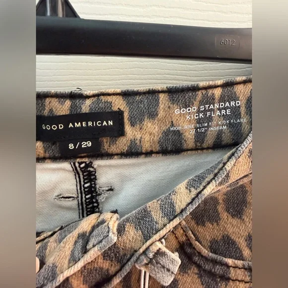 Good American Kick Flare Leopard Jeans-Size 8-NWT - Picture 8 of 13